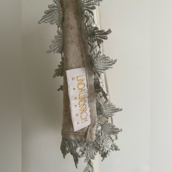 Triangle scarf, bikini cover up - Picture 3 of 3